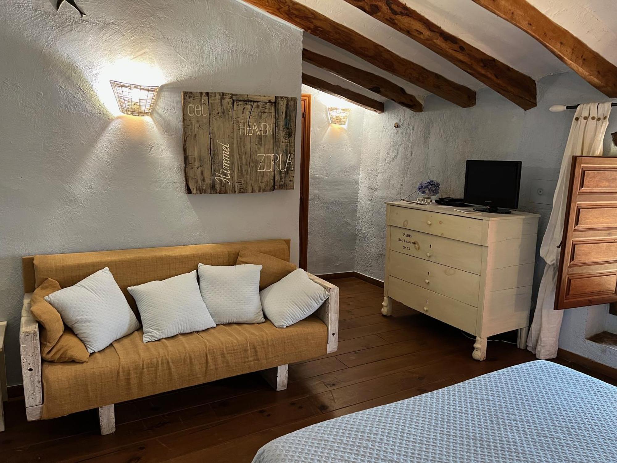 Les Vinyes Rural Boutique &